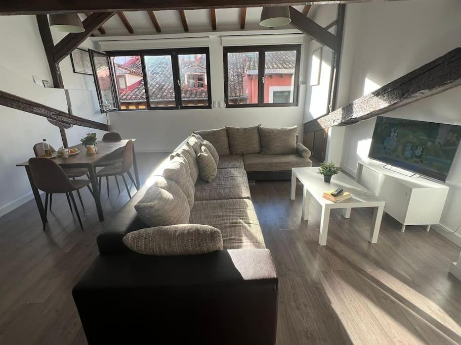 Old Town Loft - Cathedral Views. Apartment Logrono Luaran gambar