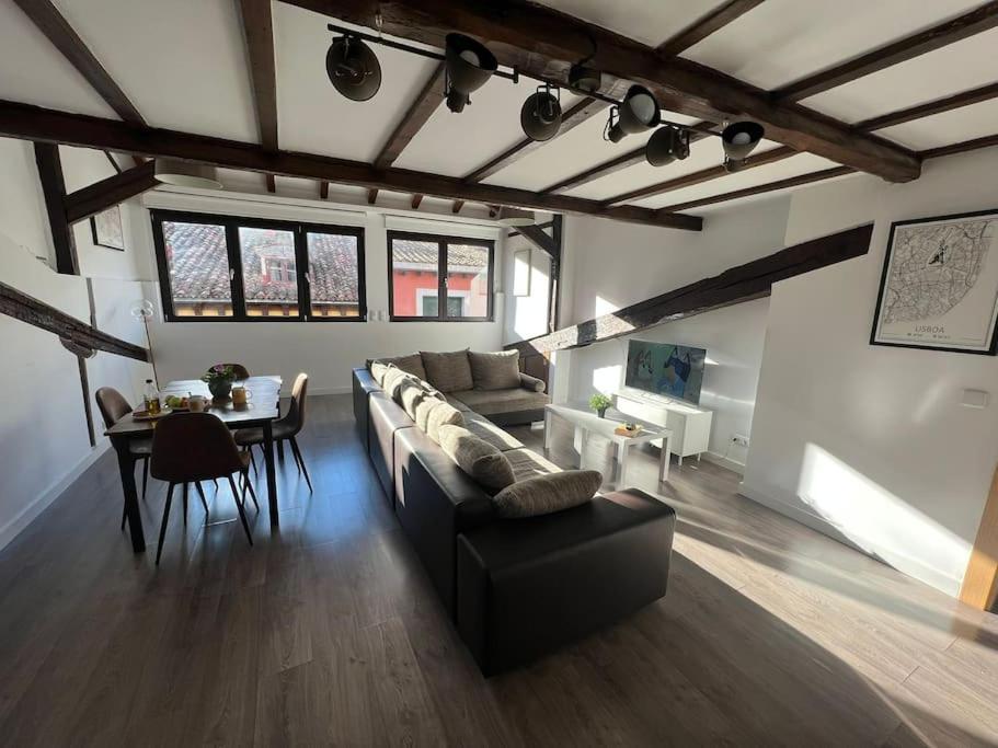Old Town Loft - Cathedral Views. Apartment Logrono Luaran gambar