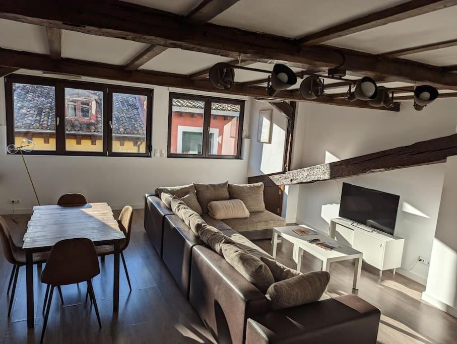 Old Town Loft - Cathedral Views. Apartment Logrono Luaran gambar